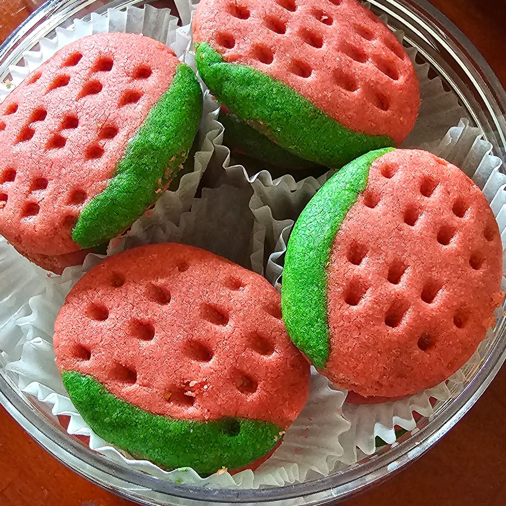 Strawberry Shaped Cookies